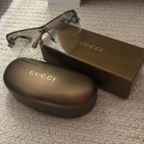 Gucci sunglasses - Picture 1 of 3